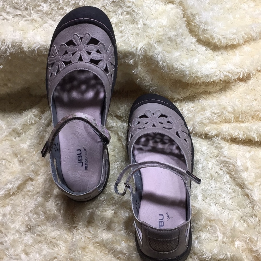 Jambu sport shoes, sz 10 light taupe color
